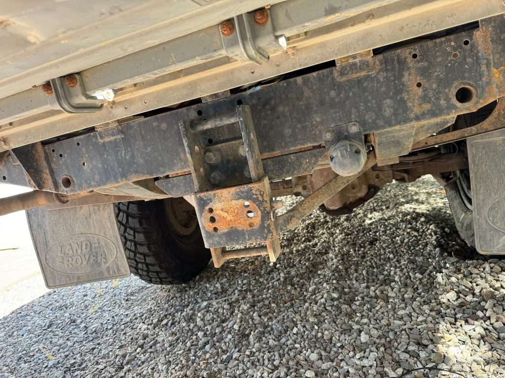 This is the existing tow bar on the Land Rover. It is very robust but low-hanging and I don't need it.