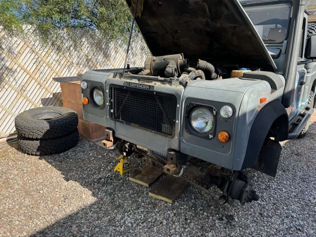 Ready for the new bumper. Between you and me, I am going to remove the grille and fix the bonnet latch first.