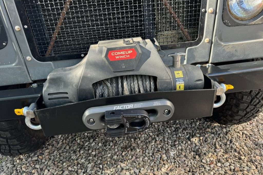 COMEUP Winch 9.5si installed on a Rovers North winch bump. It looks done, but it still needs to be wired!