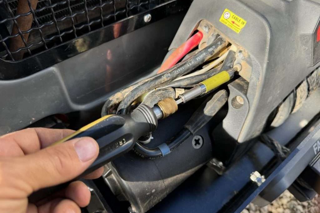 Not quite sure what is under the winch solenoid cover. Let's see how the positive cable is wired.