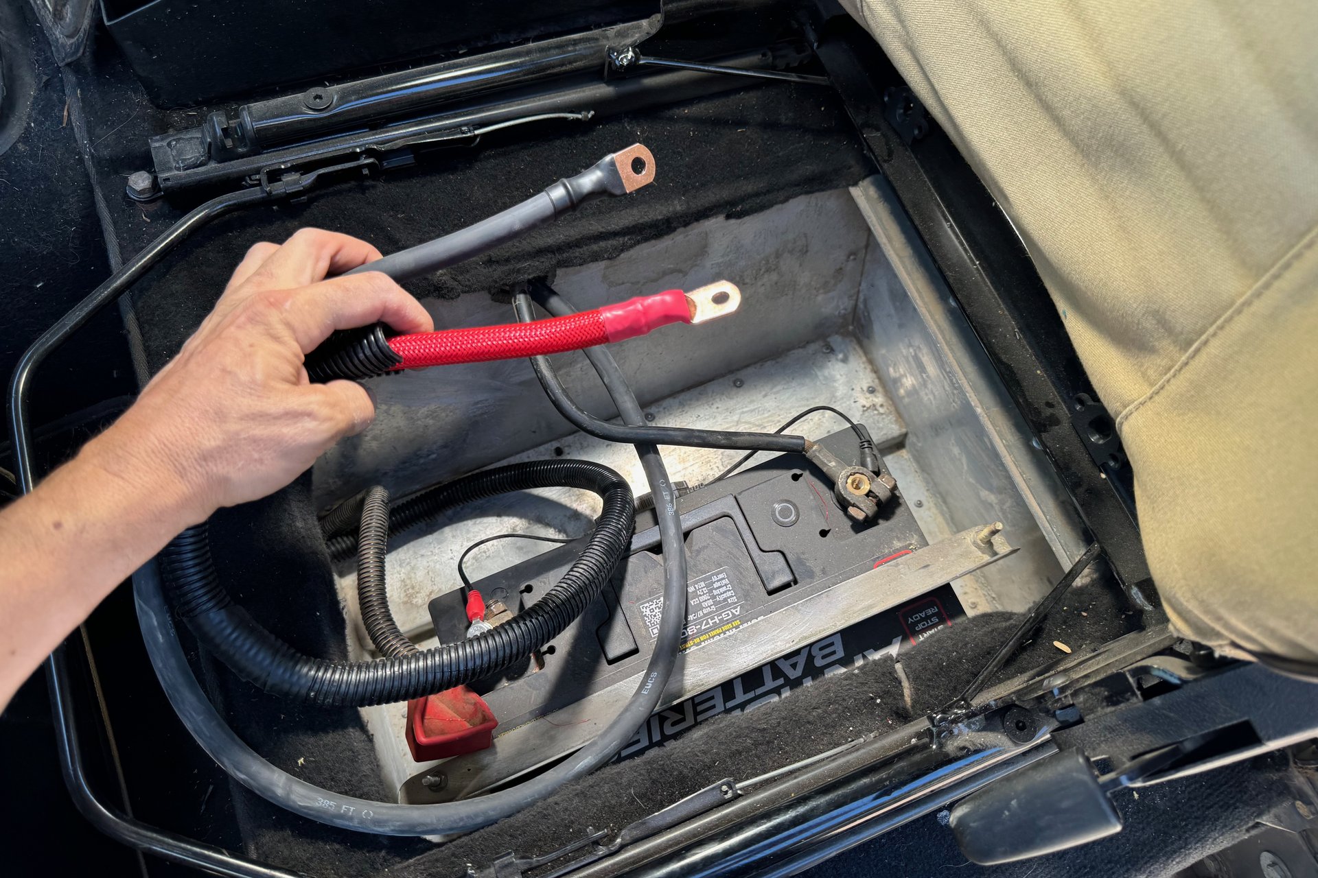 Finishing the Defender winch install – long power cables to reach the battery under the passenger seat