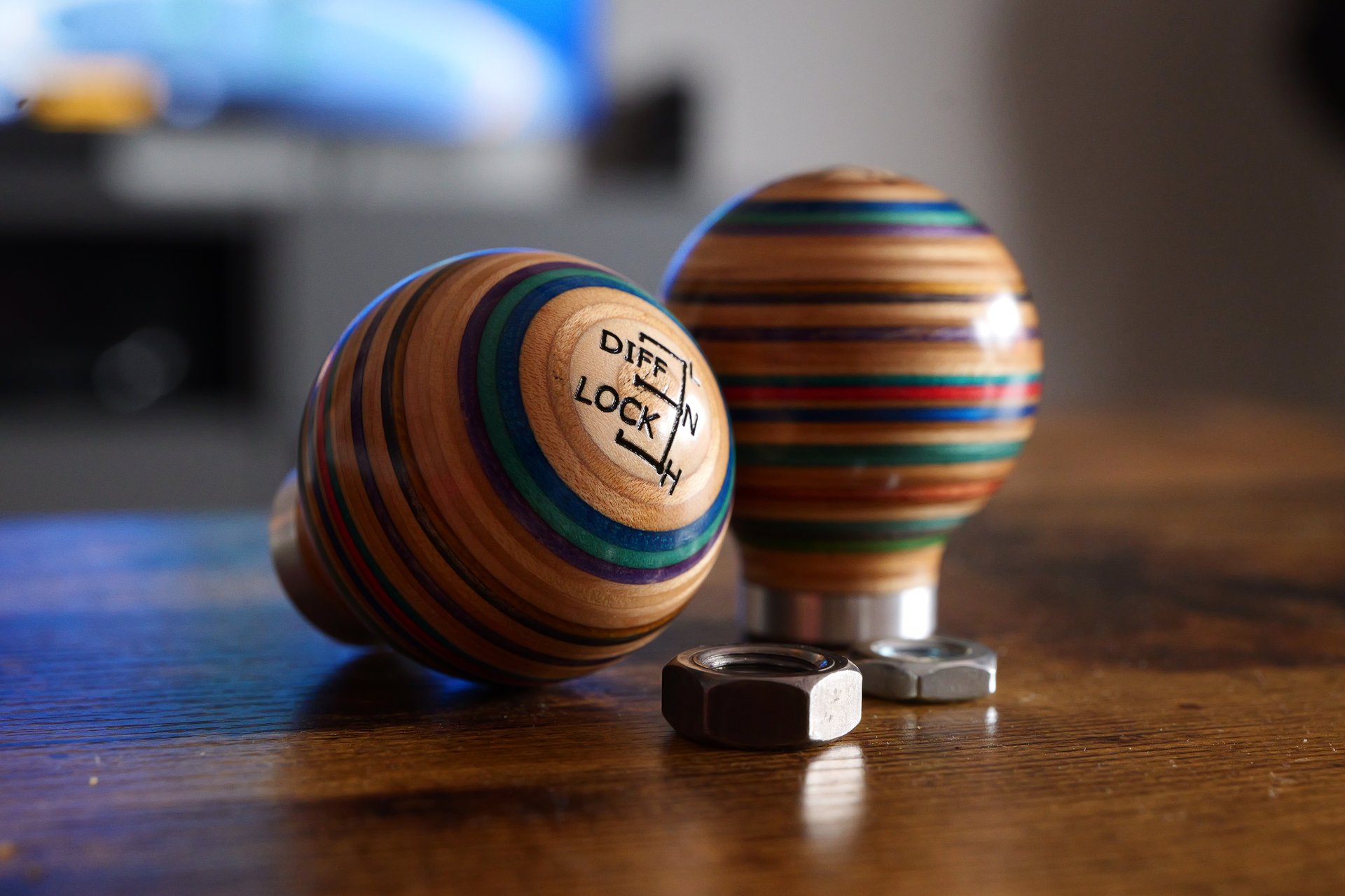 A personal touch to refine the Defender – wooden shift knobs crafted out of skateboard decks