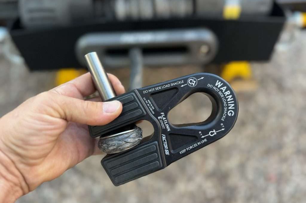 Factor 55 Flatlink-E is currently my favorite winch hook style