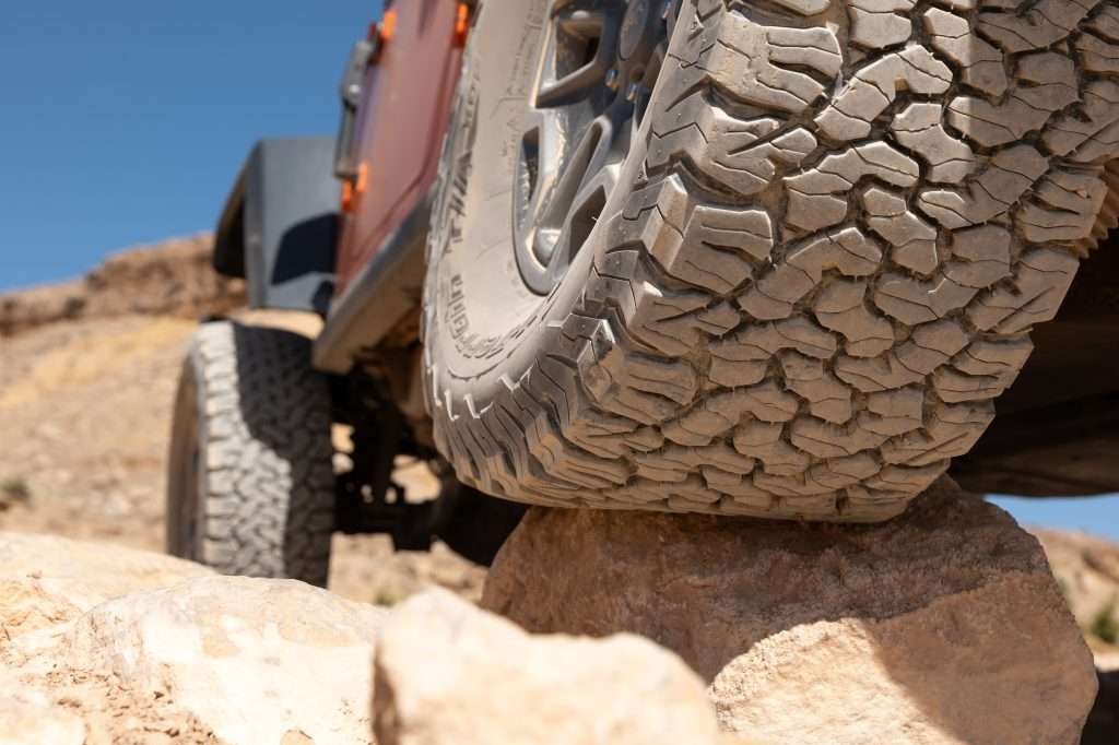 Tires with low air pressure offer maximum traction, comfort, and durability